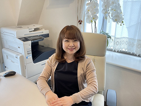 代表 朝霧 留美子